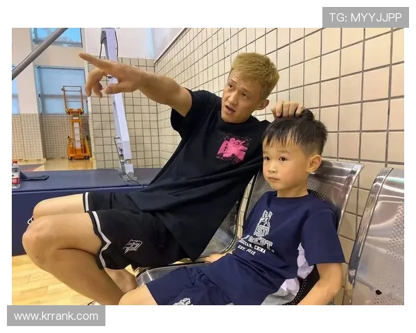 周鹏：从篮球场上的传奇到生活中的榜样，如何塑造自己的精彩人生